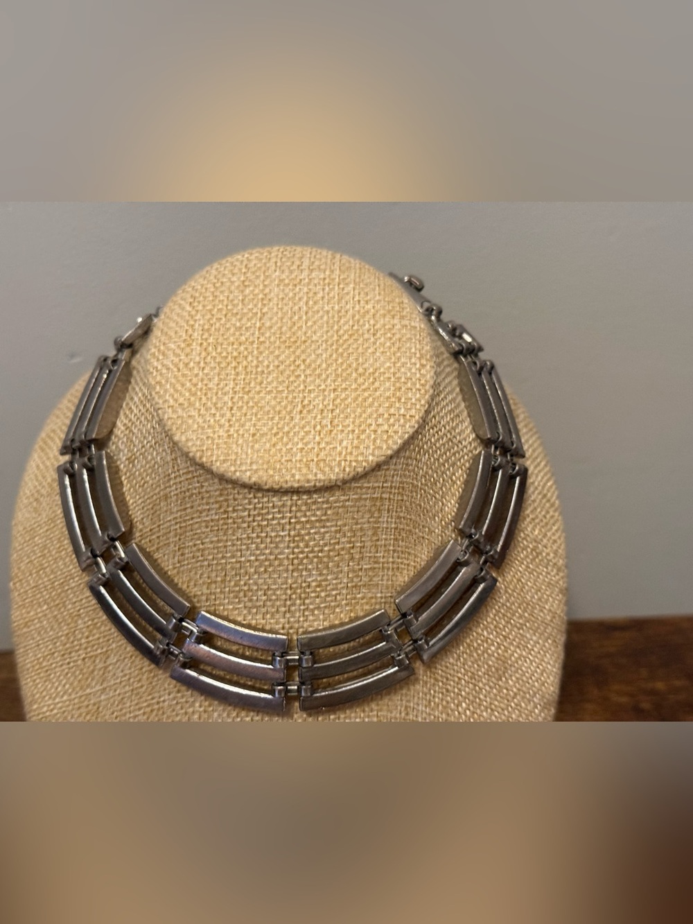 Vintage Sleek Silver-Tone Link Choker Necklace modernist